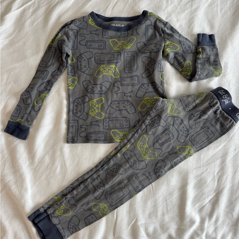 Cat & Jack Gray and Green Gaming Gamer Pajama Set Cozy Knit Sleepwear